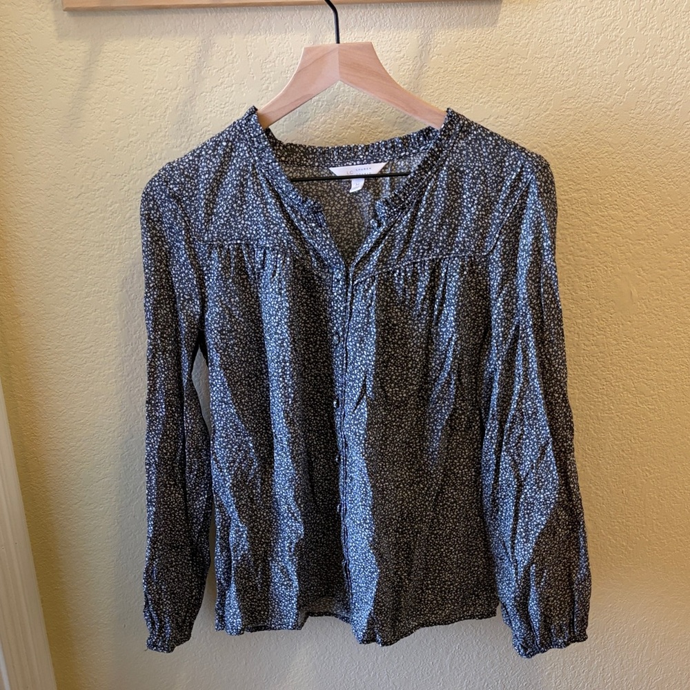 LC Lauren Conrad grey and White Patterned Blouse